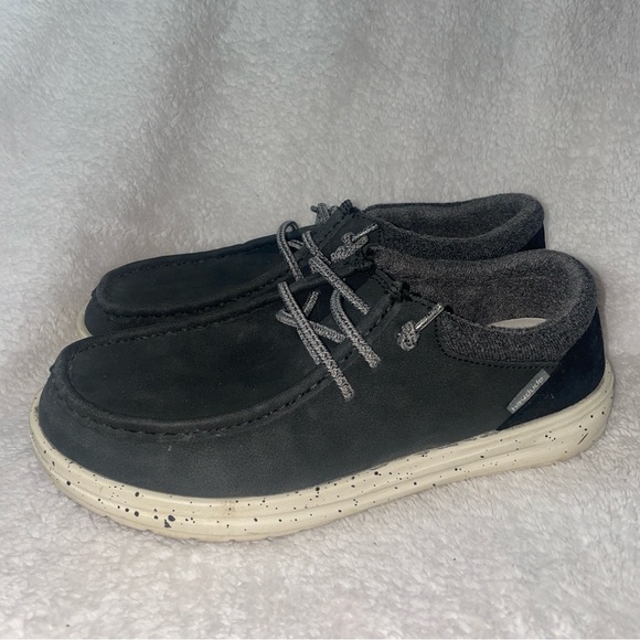 Hey Dude Shoes - Hey Dude Wally Mid Canvas (Black/White) Size Women 7 Men 5.